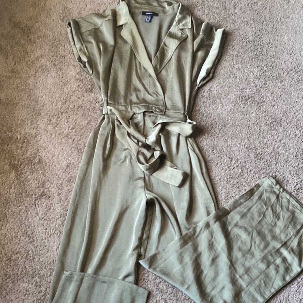 Womens Forever 21 Plus Size Satin Surplice Jumpsuit Size 1x Olive Green